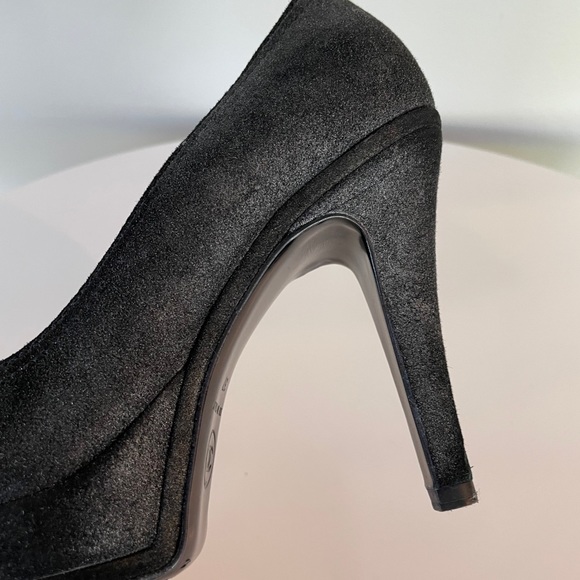 CHANEL CC Logo Metallic Suede Pumps Size 37 - Picture 14 of 16